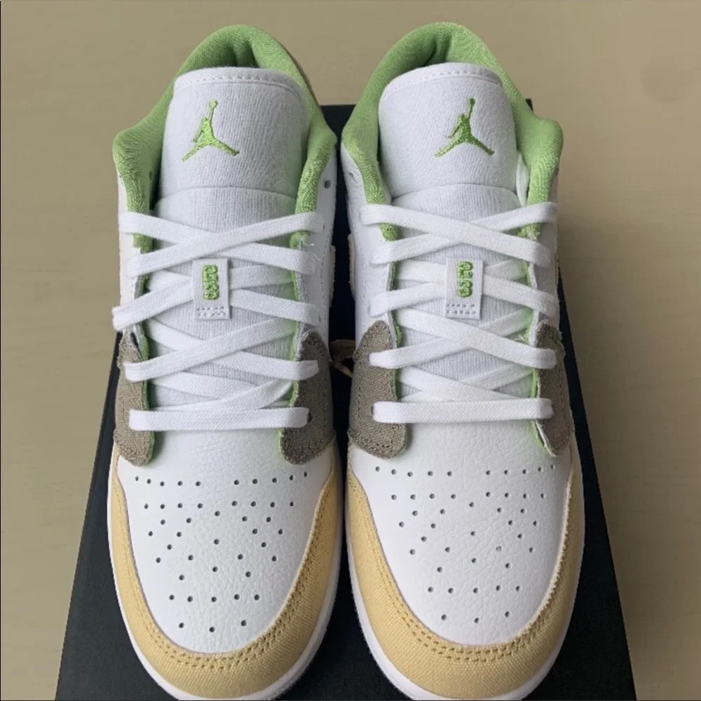 Sold !Air Jordan 1 low / GRIND VIVID green / new  6Y NWT - Picture 2 of 7